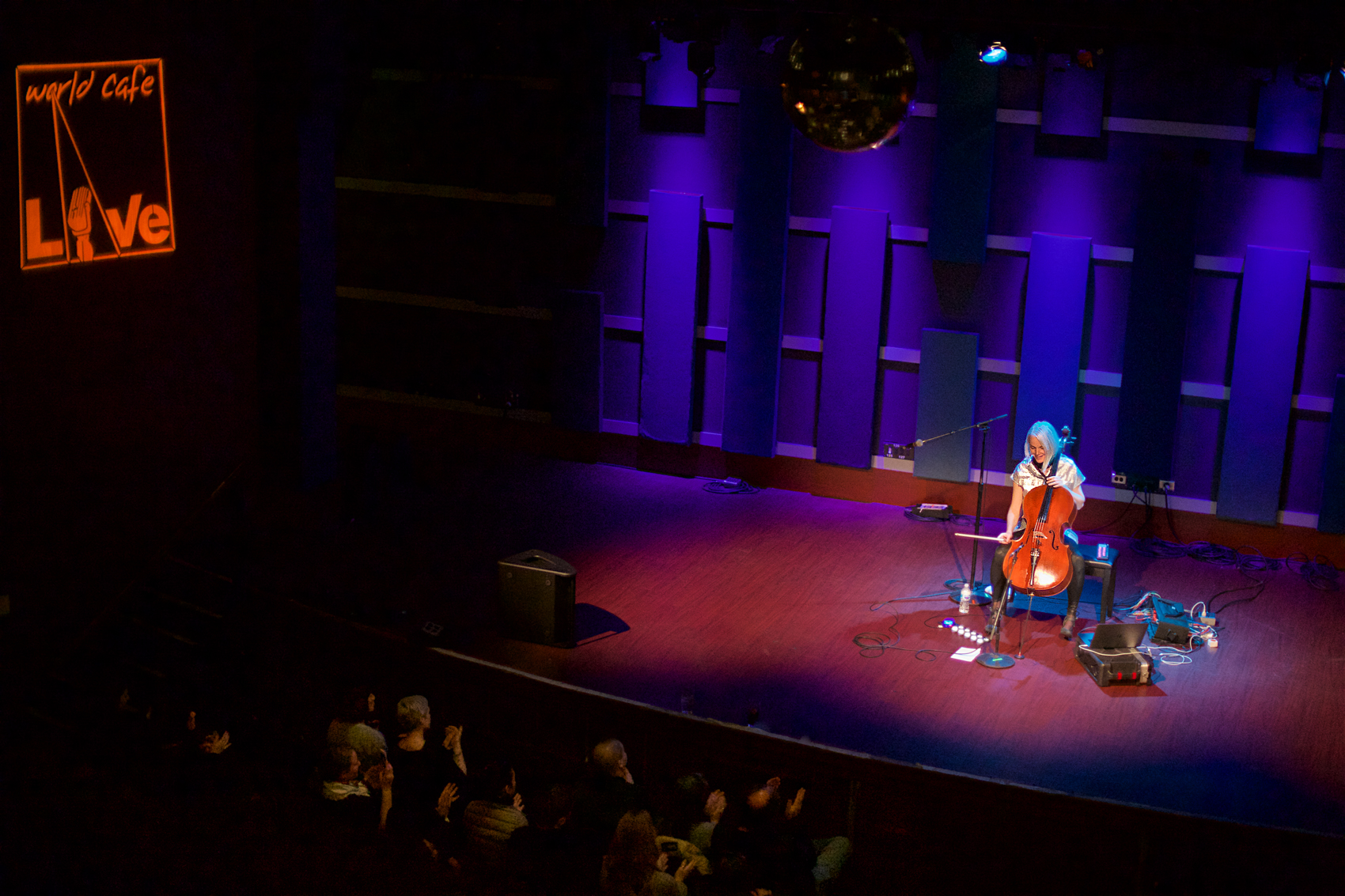 Zo Keating
World Cafe Live
Philadelphia, Pa
November 28, 2018

DerekBrad.com